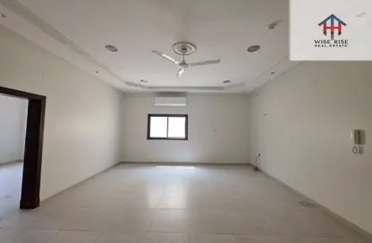 Apartment - 2 Bedrooms - 2 Bathrooms for rent in Busaiteen - Muharraq Governorate