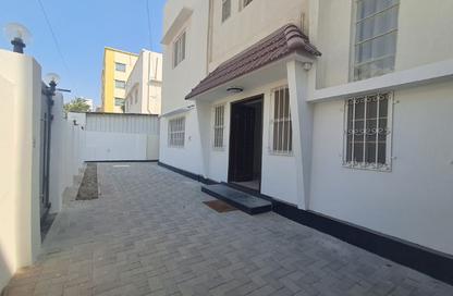 Villa - 4 - 4 for rent in Salmaniya - Manama - Capital Governorate Villa - 4 - 4 for rent in Salmaniya - Manama - Capital Governorate