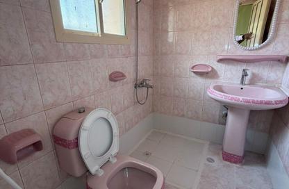 Apartment - 3 Bedrooms - 2 Bathrooms for rent in Maqabah - Northern Governorate