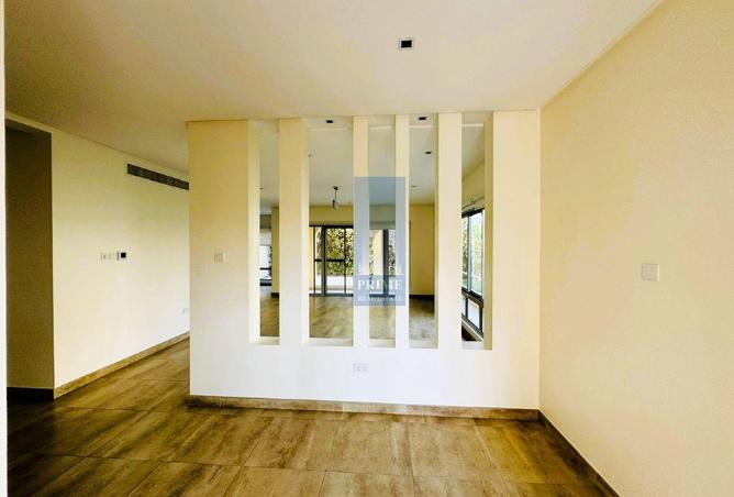 999381 - Property Image 2