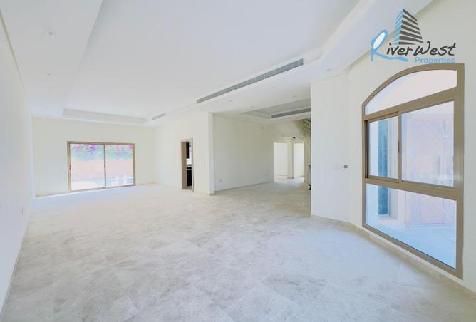 994262 - Property Image 2