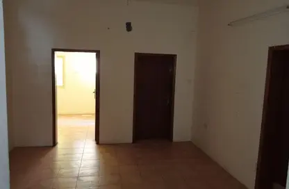 Apartment - 2 Bedrooms - 2 Bathrooms for rent in Alhajiyat - Riffa - Southern Governorate