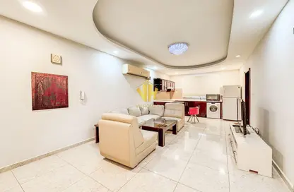 Apartment - 2 Bedrooms - 2 Bathrooms for rent in Seef - Capital Governorate Apartment - 2 Bedrooms - 2 Bathrooms for rent in Seef - Capital Governorate