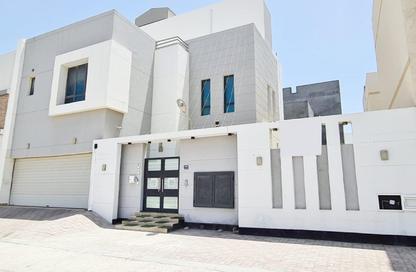 Villa - 4 Bedrooms - 6 Bathrooms for sale in Shahrakan - Northern Governorate