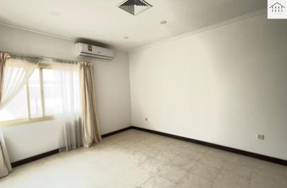 Compound - 3 Bedrooms - 4 Bathrooms for rent in Saar - Northern Governorate