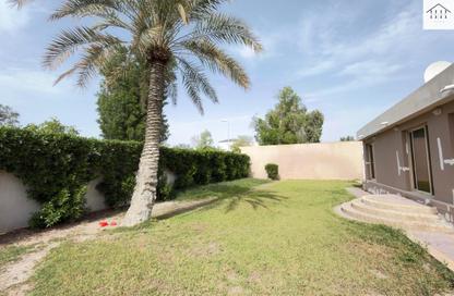 Compound - 3 Bedrooms - 4 Bathrooms for rent in Saar - Northern Governorate