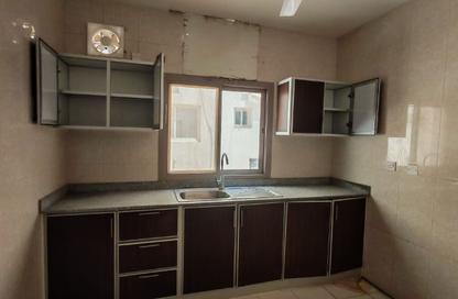 Apartment - 3 Bedrooms - 3 Bathrooms for rent in Busaiteen - Muharraq Governorate