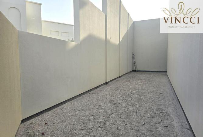 999676 - Property Image 2