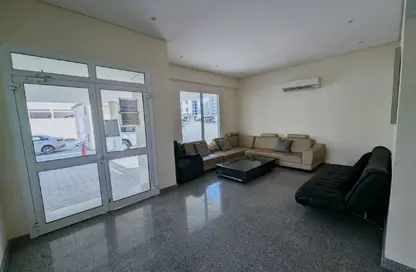 شقة - 2 غرف نوم - 2 حمامات للايجار في الجنبية - المحافظة الشمالية