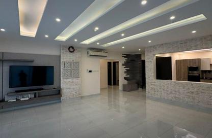 Apartment - 3 - 4 for rent in Janabiya - Northern Governorate