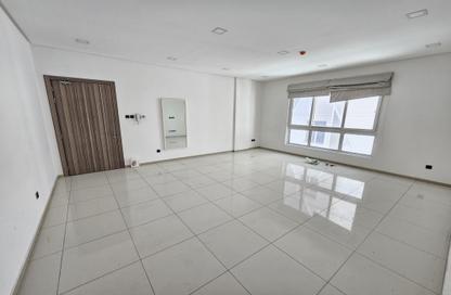 Apartment - 3 Bedrooms - 3 Bathrooms for rent in Hidd - Muharraq Governorate