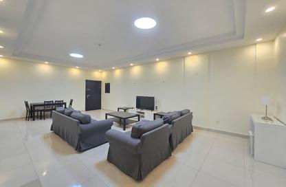 Apartment - 2 Bedrooms - 2 Bathrooms for rent in Al Juffair - Capital Governorate