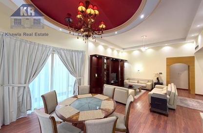 Apartment - 2 Bedrooms - 2 Bathrooms for rent in Al Juffair - Capital Governorate