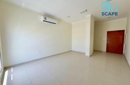 Office Space - 2 Bedrooms - 2 Bathrooms for rent in Seef - Capital Governorate