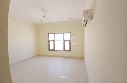 Apartment - 3 Bedrooms - 3 Bathrooms for rent in Galali - Muharraq Governorate