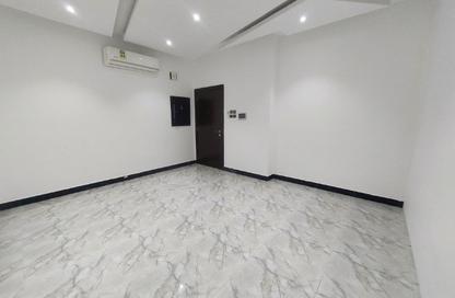 Apartment - 3 - 2 for rent in Hidd - Muharraq Governorate
