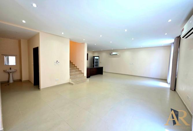 54370667 - Property Image 2