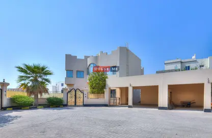 فيلا - 5 غرف نوم - 7 حمامات للبيع في الجنبية - المحافظة الشمالية