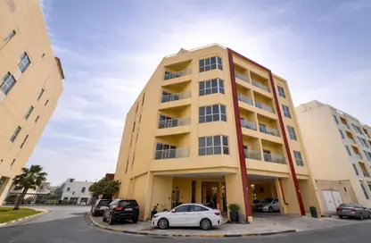 عمارة بالكامل - 3 غرف نوم - 2 حمامات للبيع في أمواج - المحرق