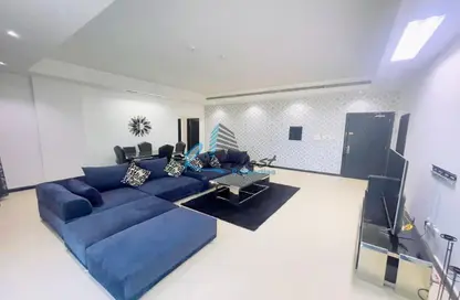 Apartment - 2 Bedrooms - 2 Bathrooms for rent in Al Juffair - Capital Governorate