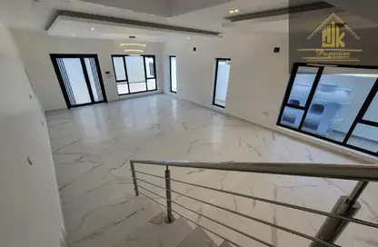 فيلا - 4 غرف نوم - 5 حمامات للبيع في سار - المحافظة الشمالية