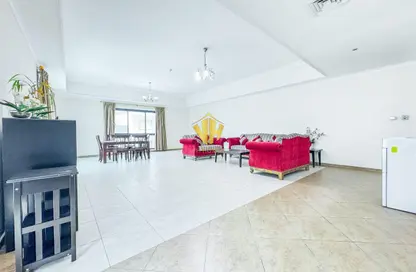 Apartment - 3 Bedrooms - 3 Bathrooms for rent in Al Juffair - Capital Governorate