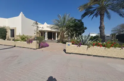 Villa - 4 Bedrooms - 5 Bathrooms for rent in Saar - Northern Governorate Villa - 4 Bedrooms - 5 Bathrooms for rent in Saar - Northern Governorate