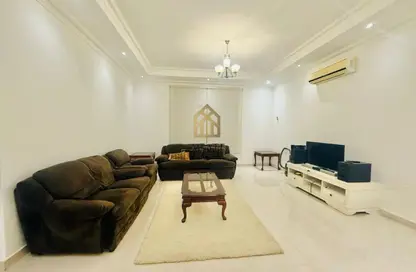 Apartment - 2 Bedrooms - 3 Bathrooms for rent in Galali - Muharraq Governorate