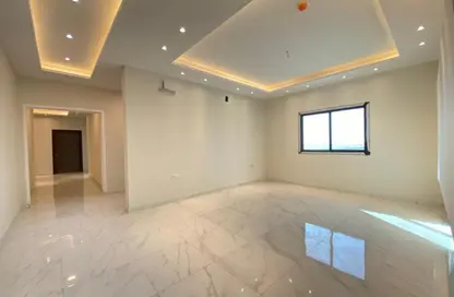 Apartment - 3 Bedrooms - 4 Bathrooms for rent in Busaiteen - Muharraq Governorate