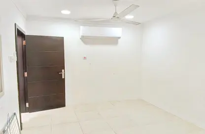 Apartment - Studio - 1 Bathroom for rent in Galali - Muharraq Governorate