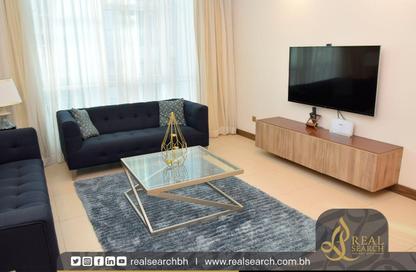 Apartment - 2 Bedrooms - 2 Bathrooms for rent in Busaiteen - Muharraq Governorate