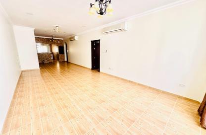 Apartment - 3 Bedrooms - 3 Bathrooms for rent in Seef - Capital Governorate