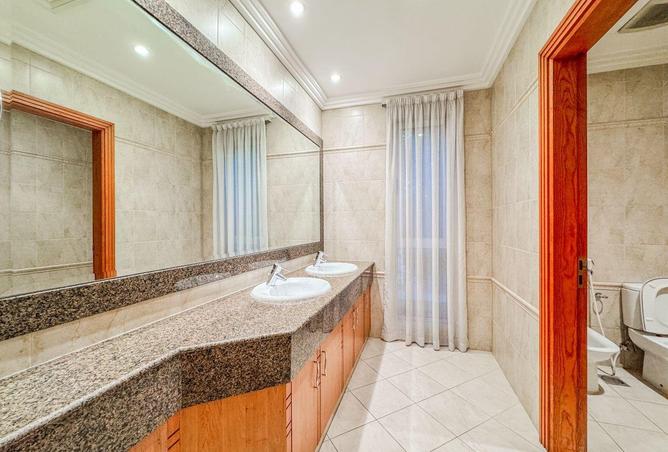 991793 - Property Image 2