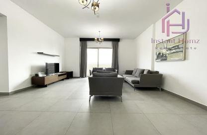 Apartment - 2 Bedrooms - 3 Bathrooms for rent in Al Juffair - Capital Governorate