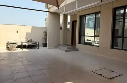 فيلا - 4 غرف نوم - 4 حمامات للبيع في توبلي - المحافظة الوسطى