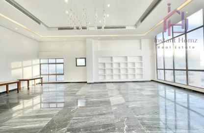 Penthouse - 2 Bedrooms - 3 Bathrooms for rent in Seef - Capital Governorate