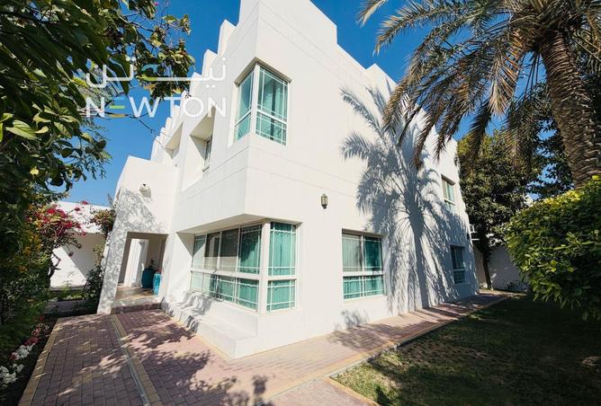 989355 - Property Image 2