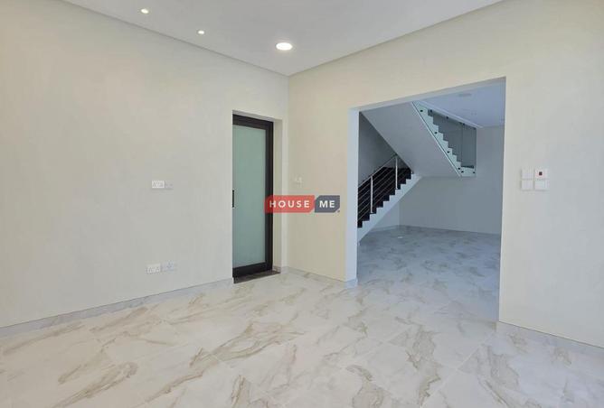 56889616 - Property Image 2
