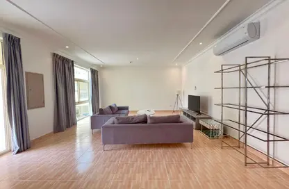 شقة - 2 غرف نوم - 3 حمامات للايجار في الجنبية - المحافظة الشمالية