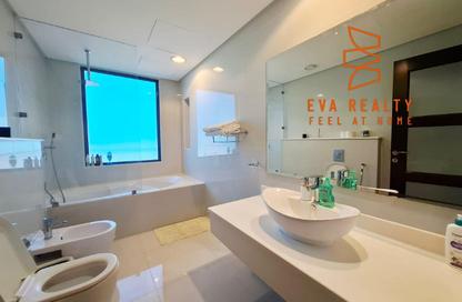 Apartment - 2 Bedrooms - 3 Bathrooms for rent in Reef Island - Capital Governorate