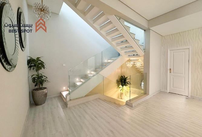 989930 - Property Image 3