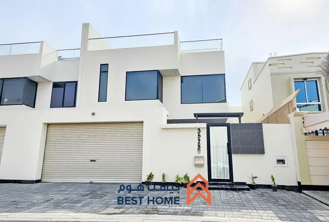 989930 - Property Image 2