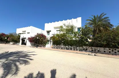 Villa - 3 Bedrooms - 4 Bathrooms for rent in Janabiya - Northern Governorate