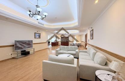 Apartment - 3 Bedrooms - 3 Bathrooms for rent in Seef - Capital Governorate
