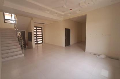 Villa - 4 Bedrooms - 4 Bathrooms for rent in Sanad - Central Governorate