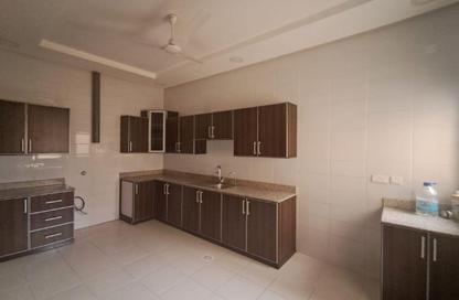 Villa - 4 Bedrooms - 4 Bathrooms for rent in Sanad - Central Governorate