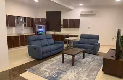 عمارة بالكامل - 7+ - 7+ للبيع في الحد - المحرق