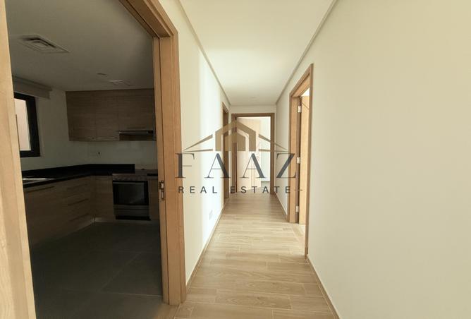 990175 - Property Image 3