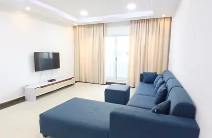 Apartment - 2 Bedrooms - 2 Bathrooms for rent in Busaiteen - Muharraq Governorate