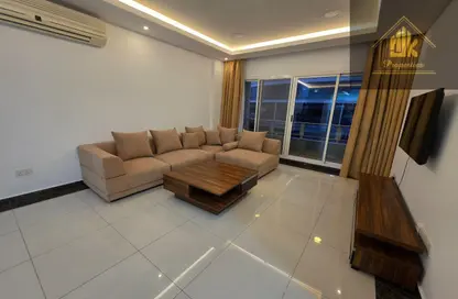 Apartment - 2 Bedrooms - 2 Bathrooms for rent in Busaiteen - Muharraq Governorate